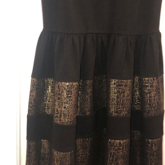 Black Dress - Picture 2 of 4